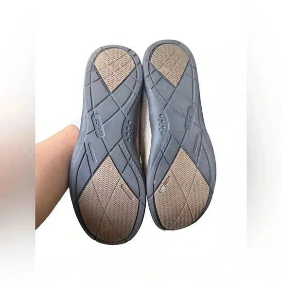 Crocs Men's Walu Slip On Loafer Casual Walking Shoes Khaki Espresso Size 10 - Picture 6 of 16